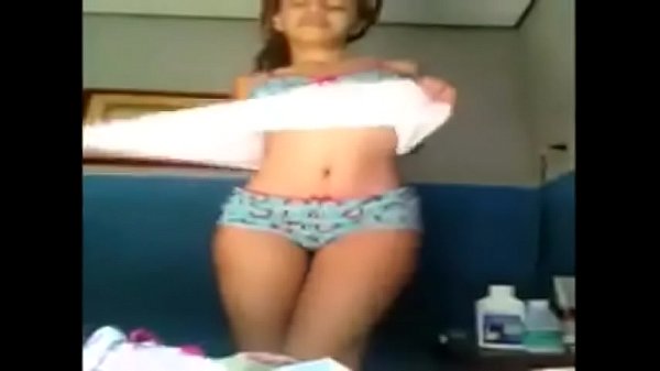 omegle teen with hot body strips and bates