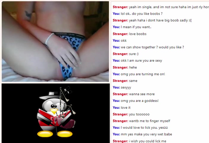 Cute fit lesbian girl reach orgasm