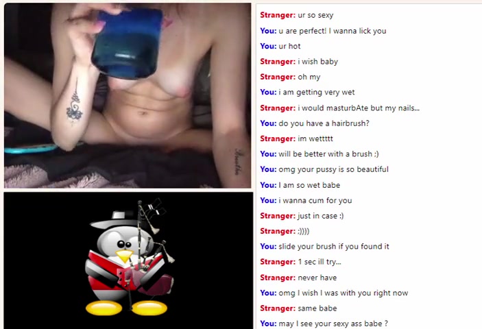 Drunk & horny bi girl use hairbrush without her bf