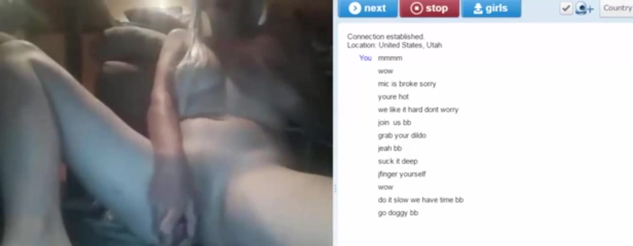 Hot blonde taking demands on omegle