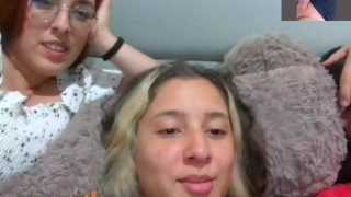 Omegle Porn Cuties Shocked by BWC cumshot