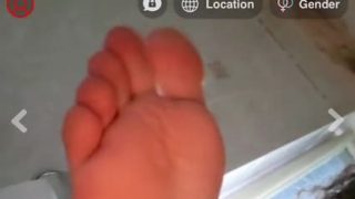 Teen showing feet on dirtyroulette