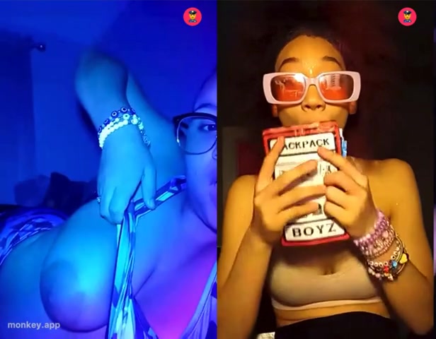 Two 18yo teens show tits on omegle