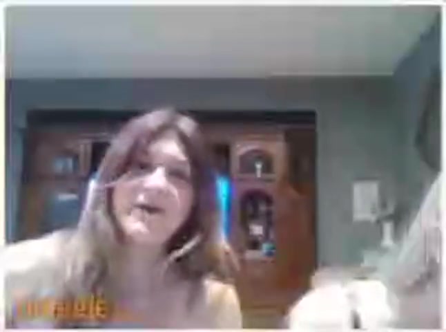 Two Omegle Porn teens tease in leggings