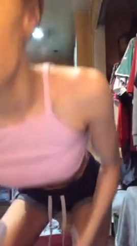 cute petite showing underboob on periscope