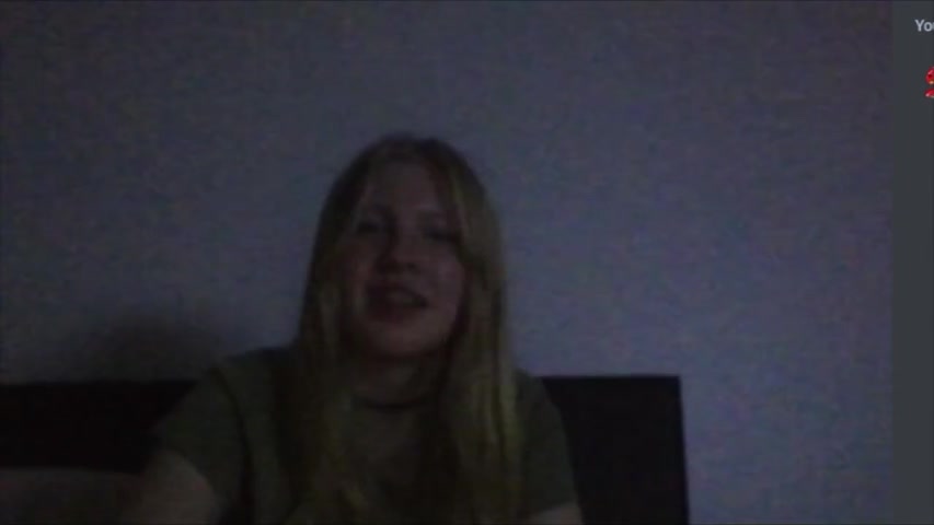 omegle girl laughs and shows her bare feet soles