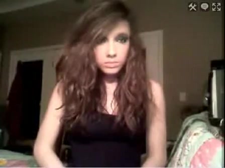 perfect horny teen masturbates on crazybates